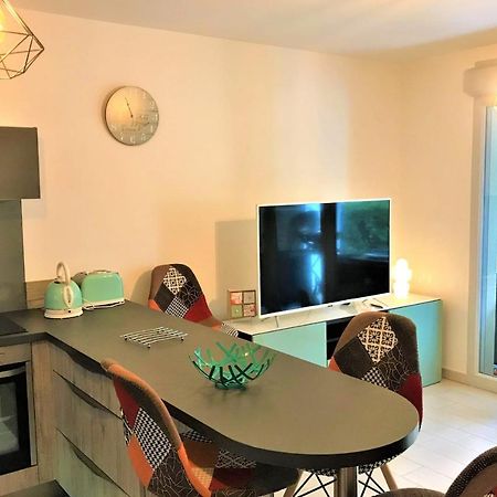 Centre Juan Les Pins 1 Bedroom With Ac, Swimming Pool And Parking Екстериор снимка