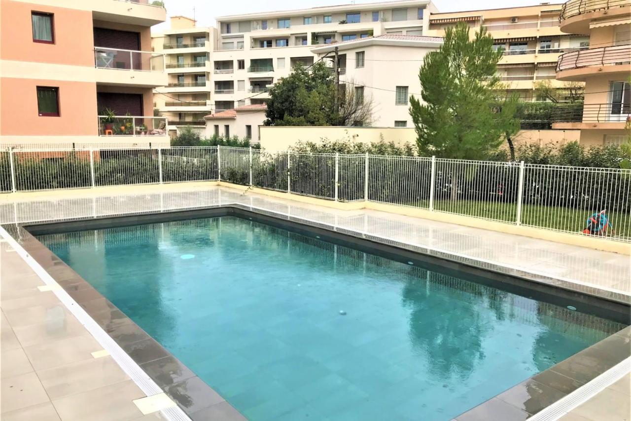 Centre Juan Les Pins 1 Bedroom With Ac, Swimming Pool And Parking Екстериор снимка