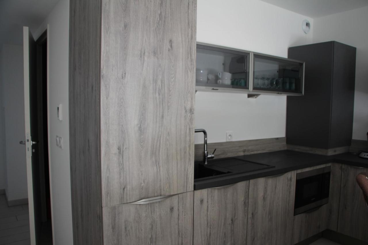 Centre Juan Les Pins 1 Bedroom With Ac, Swimming Pool And Parking Екстериор снимка